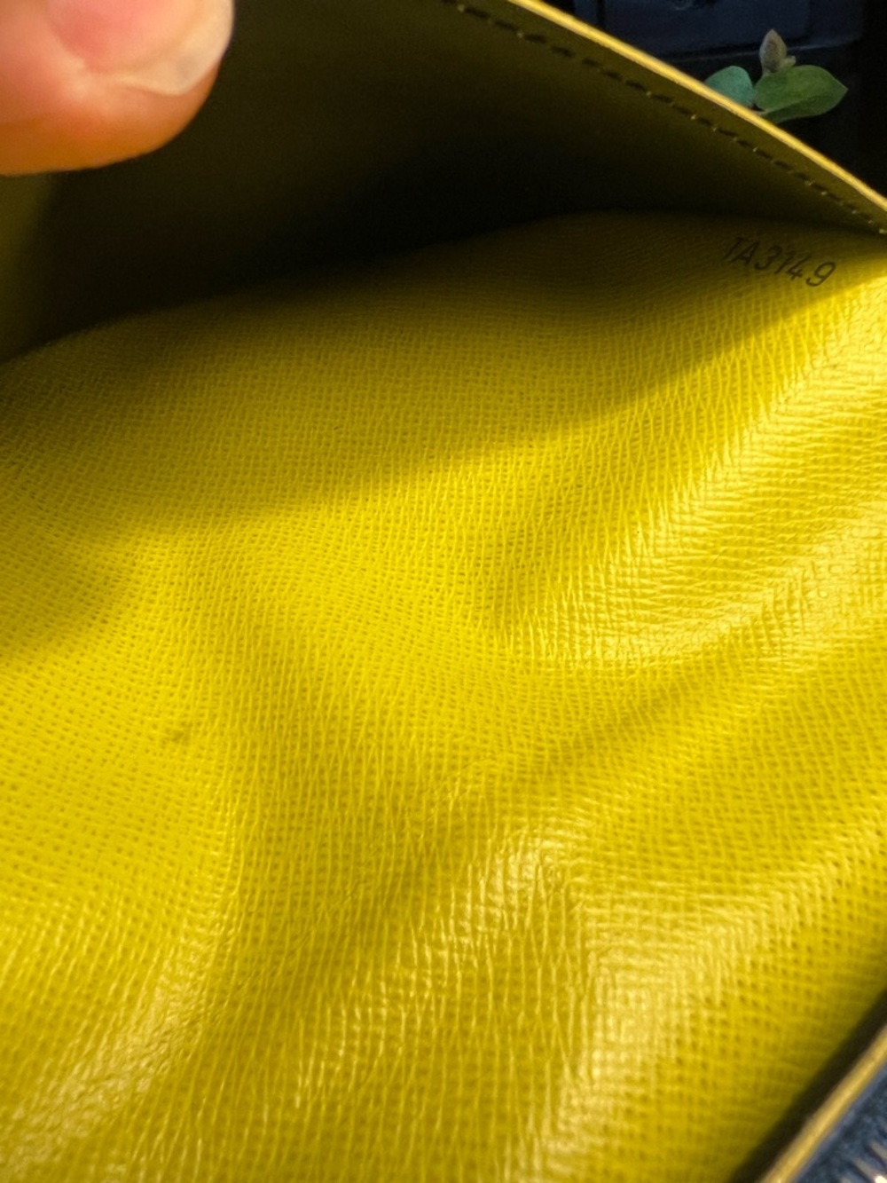 Authentic Rare Louis Vuitton Epi Portefeuille Brazza Wallet - Picture 8 of 13